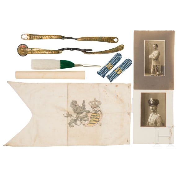 Feldgraue Attila, Sch&auml;rpe, M&uuml;tzenzubeh&ouml;r etc. eines Leutnants im K&ouml;niglich-S&auml;chsischen 2. Husaren-Regiment Nr. 19