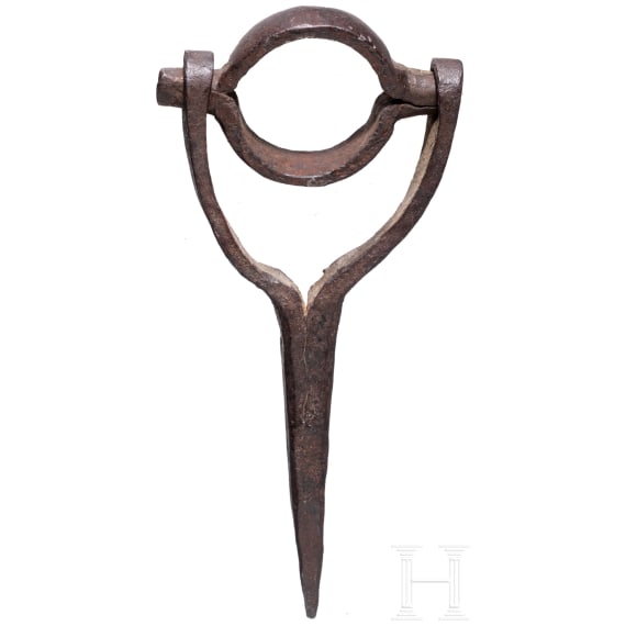 A German iron swivel mount for a heavy rifle, 17th/18th century