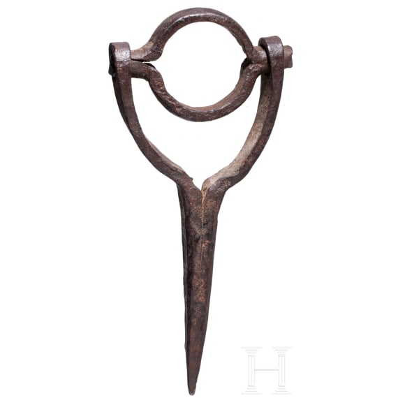 A German iron swivel mount for a heavy rifle, 17th/18th century