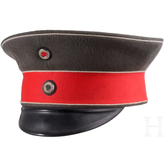 A field visor cap for officers, circa 1914
