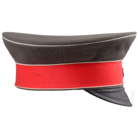 A field visor cap for officers, circa 1914