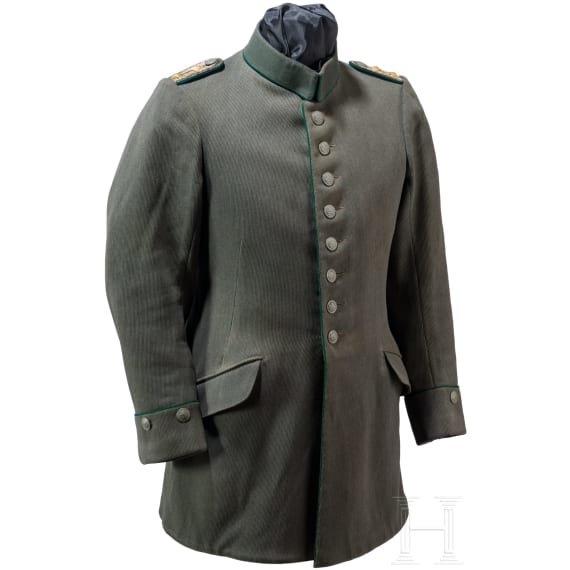 A field gray tunic for a captain in the Royal Bavarian 1st J&auml;ger Battalion &ldquo;K&ouml;nig&rdquo;
