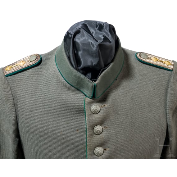A field gray tunic for a captain in the Royal Bavarian 1st J&auml;ger Battalion &ldquo;K&ouml;nig&rdquo;