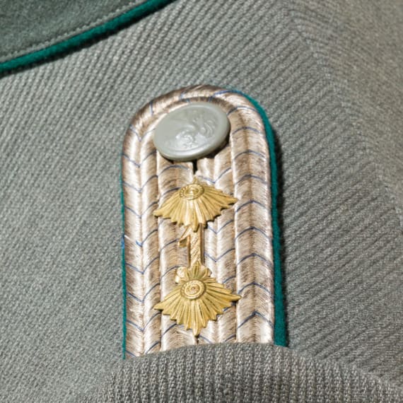 A field gray tunic for a captain in the Royal Bavarian 1st J&auml;ger Battalion &ldquo;K&ouml;nig&rdquo;
