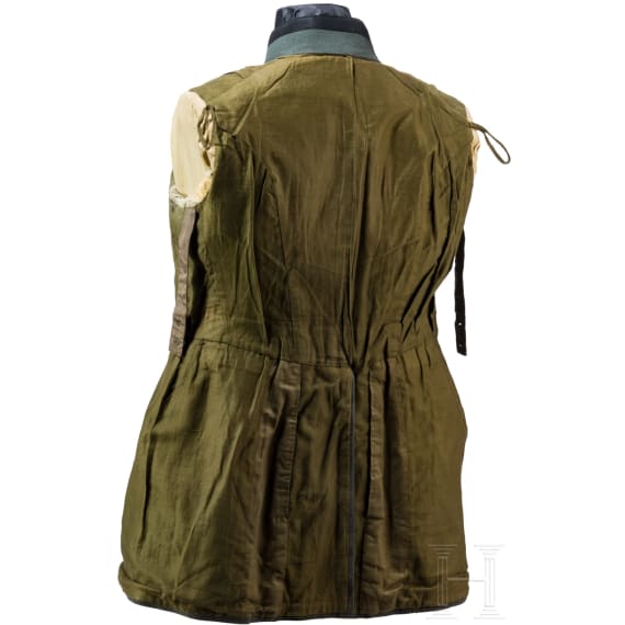 A field gray tunic for a captain in the Royal Bavarian 1st J&auml;ger Battalion &ldquo;K&ouml;nig&rdquo;