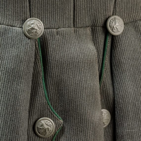 A field gray tunic for a captain in the Royal Bavarian 1st J&auml;ger Battalion &ldquo;K&ouml;nig&rdquo;