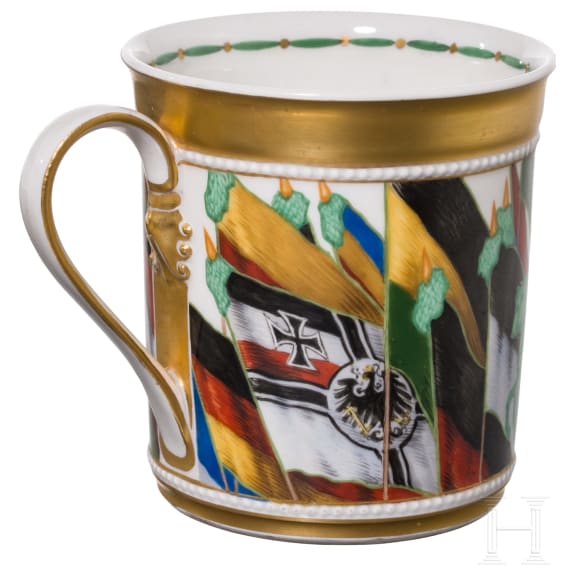 A patriotic KPM porcelain cup with Victoria in the Quadriga, ca. 1915/16