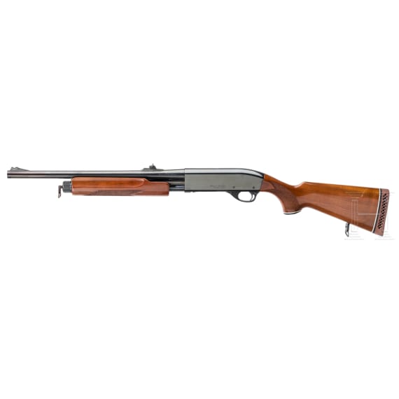 A Smith & Wesson Mod. 3000 pump-action shotgun