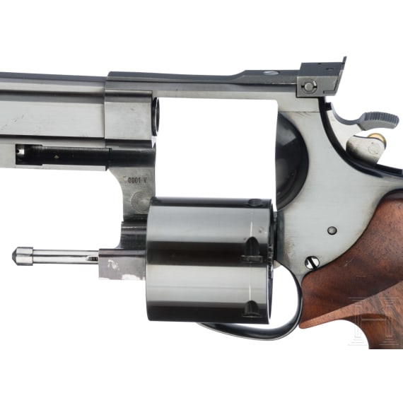 A Janz JTL Sports revolver in .44Mag, SN 0001 (!)