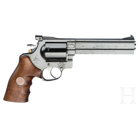 A Janz JTL 10" Sports revolver in .44 Mag.