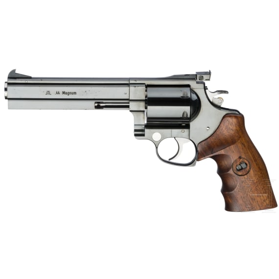 A Janz JTL 10" Sports revolver in .44 Mag.