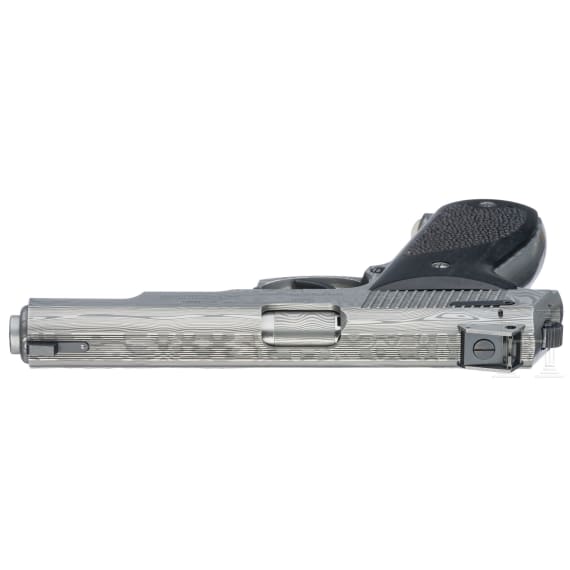 A Korriphila HSP 701 "Odin's Eye" - the world's first all-damascus-steel pistol ever!