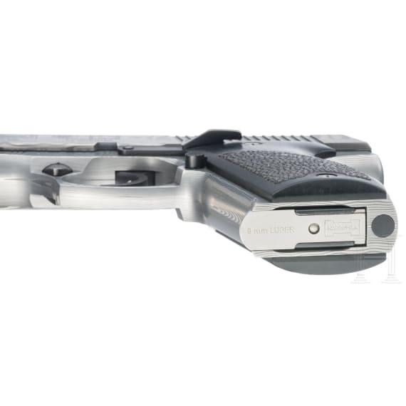 A Korriphila HSP 701 "Odin's Eye" - the world's first all-damascus-steel pistol ever!