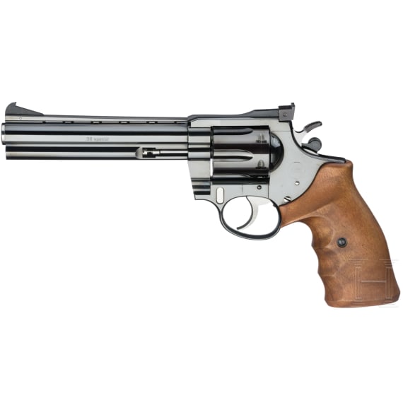 A Korth Series 33xxx, 6", Sporting model, in box