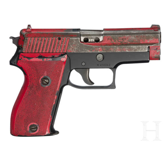 A SIG Sauer Mod. P 6 trainings pistol, German Police, in a P226 box