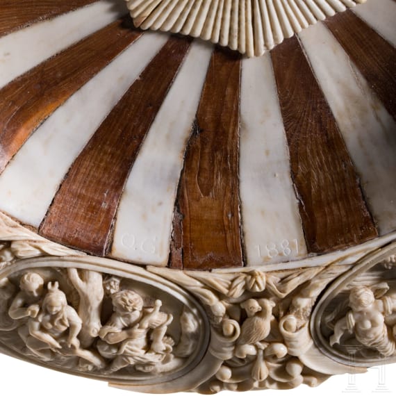 Prunkvoller Schauteller aus Horn und Elfenbein, Erbach, Otto Glenz, Ende 19. Jhdt.