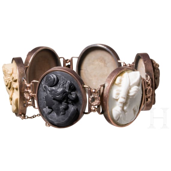 Armband mit verschiedenfarbigen Lava-Kameen, Italien, 2. H&auml;lfte 19. Jhdt.