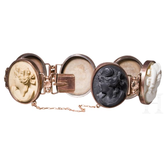 Armband mit verschiedenfarbigen Lava-Kameen, Italien, 2. H&auml;lfte 19. Jhdt.