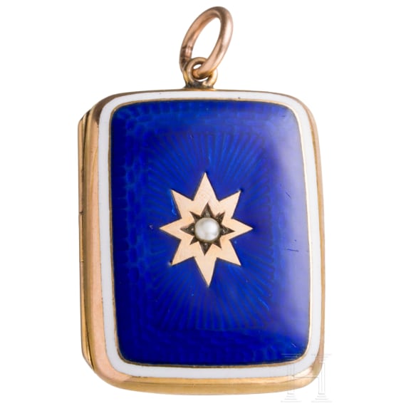 An 8ct gold and guilloch&eacute; enamel medaillon, probably France, circa 1910