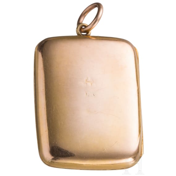 An 8ct gold and guilloch&eacute; enamel medaillon, probably France, circa 1910