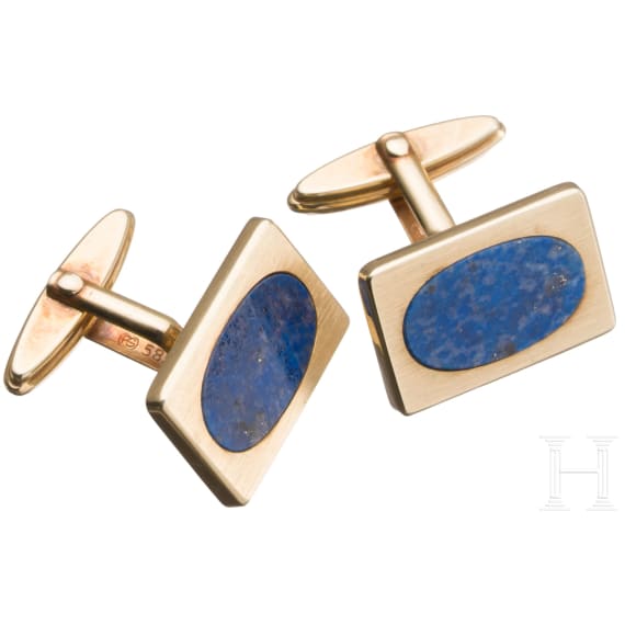 A pair of 14ct gold and lapis lazuli cufflinks