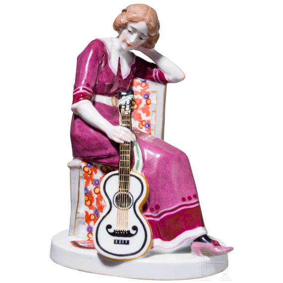 Seltene Jugendstil-Figur "M&auml;dchen mit Gitarre", Alfred K&ouml;nig, 1913/14 (Entwurf), Meissen, 1910-23