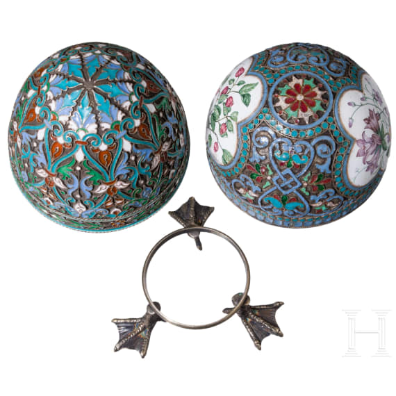 Cloisonn&eacute;-Email-Ei mit Blumendekor und St&auml;nder, 2. H&auml;lfte des 20. Jhdts.