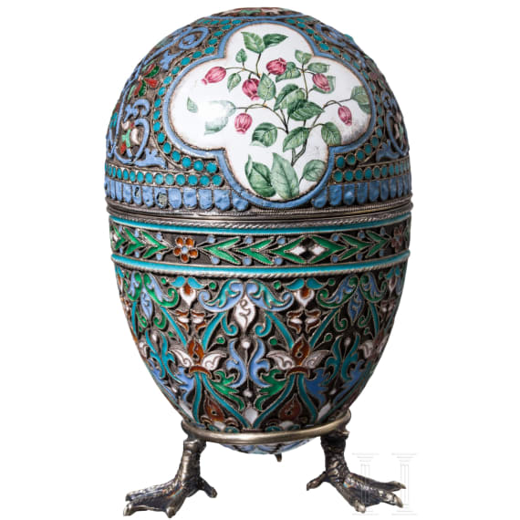 Cloisonn&eacute;-Email-Ei mit Blumendekor und St&auml;nder, 2. H&auml;lfte des 20. Jhdts.