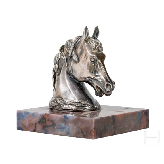 An Russian horse head-shaped agate stone and silver paperweight, 20th century