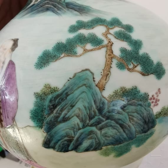 Famille-Rose-Vase, China, um 19. Jhdt.