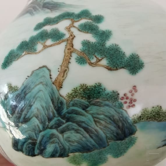 Famille-Rose-Vase, China, um 19. Jhdt.