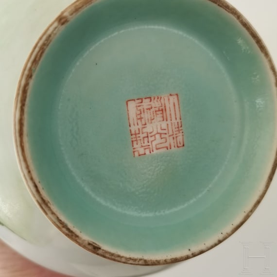 Famille-Rose-Vase, China, um 19. Jhdt.
