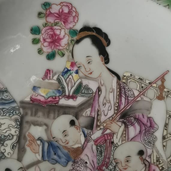 Famille-Rose-Teller, China, wohl Yongzheng-Periode (1723-35)