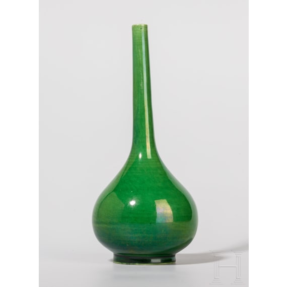 Gr&uuml;n glasierte Vase, China, wahrscheinlich 19./20. Jhdt.