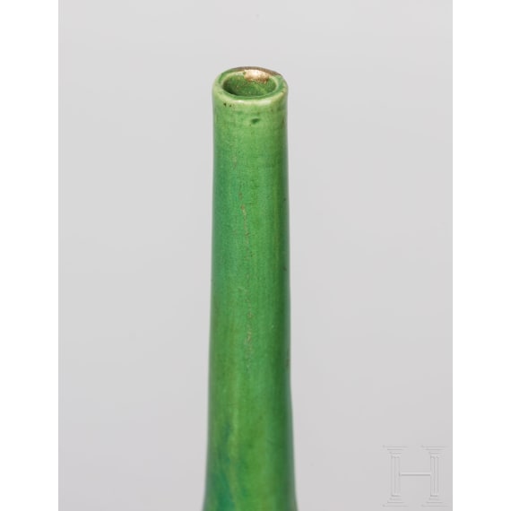 Gr&uuml;n glasierte Vase, China, wahrscheinlich 19./20. Jhdt.