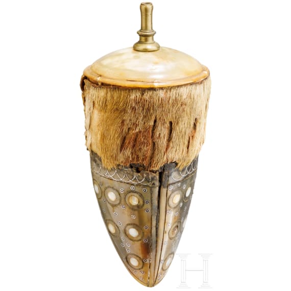Silbereingelegte Hornpulverflasche, b&ouml;hmisch, um 1700