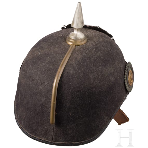 Uruguay - Helm f&uuml;r Angeh&ouml;rige der Polizei, um 1930