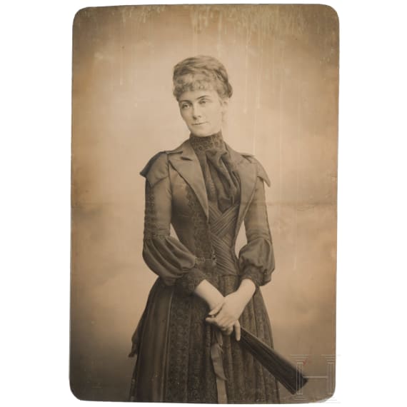 Sophie in Bayern, Herzogin von Alen&ccedil;on (1847 - 1897) - lebensgro&szlig;es Portraitfoto, um 1890