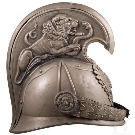 &Ouml;sterreichischer Helm f&uuml;r Offiziere der Dragoner im Ersten Weltkrieg, um 1914