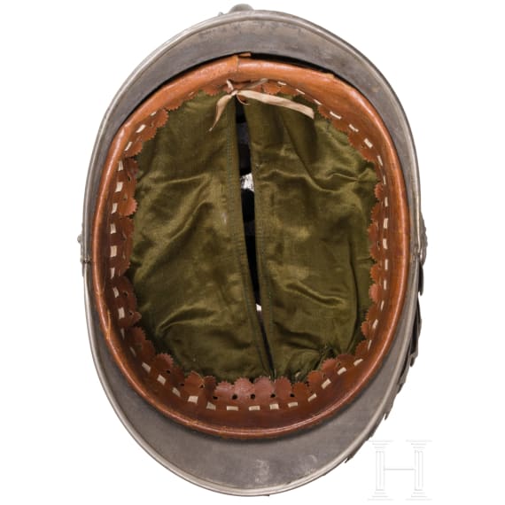 &Ouml;sterreichischer Helm f&uuml;r Offiziere der Dragoner im Ersten Weltkrieg, um 1914