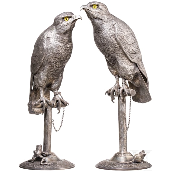 Zwei gro&szlig;e silberne Falken, deutsch, Hanau, Wilhelm Weinranck, um 1900