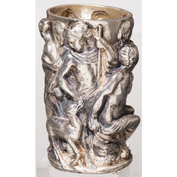 Massiver Silberpokal mit Szene aus der kalydonischen Eberjagd, 20. Jhdt.