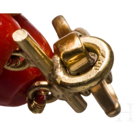 Goldmontierte Korallenkette mit Gemme, um 1900 (Gemme)
