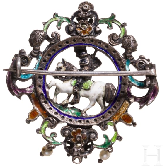 Emaillierte silberne Brosche mit Hl. Georg im Renaissancestil, wohl Wien, um 1880