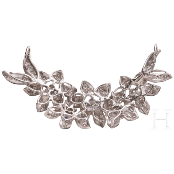 Bl&uuml;tenanh&auml;nger mit Diamanten