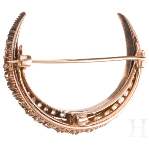 Halbmondbrosche mit Diamanten