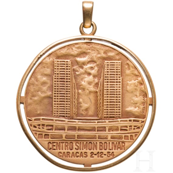 18kt Goldmedaille - wohl ein Pr&auml;sentationsgeschenk f&uuml;r die Ehefrau von General Marco P&eacute;rez Jim&eacute;nez (Pr&auml;sident Venezuela 1952-1958) zur Einweihung des Centro Sim&oacute;n Bol&iacute;var, datiert 1954