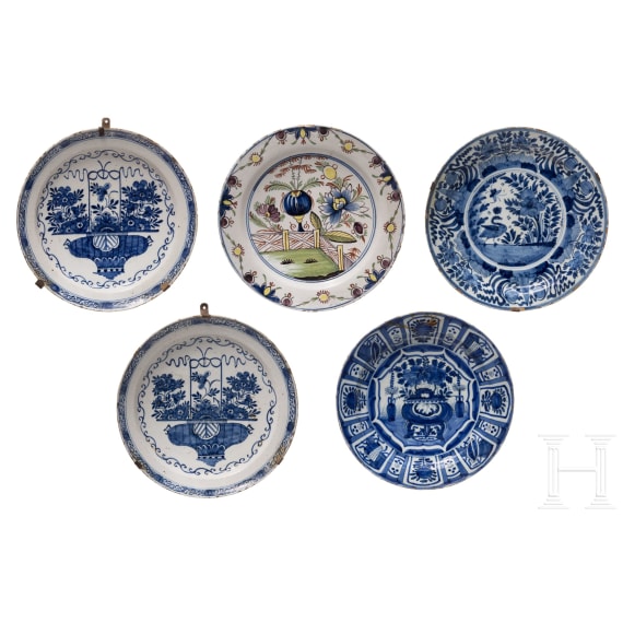Five flower vase and swan pattern chargers, Delft, early 18th century (four) / circa 1800 (one)