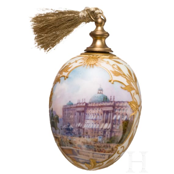 A porcelain easter egg showing the Berlin Palace, KPM, late 19th century