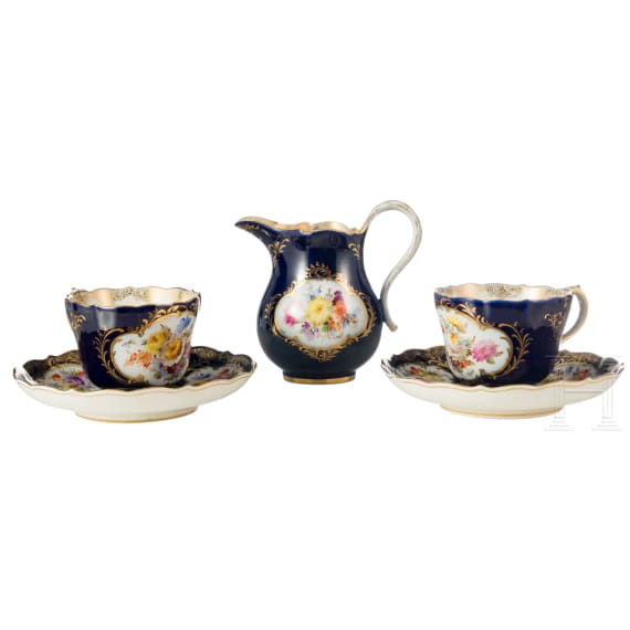 Zwei Tassen mit Untertassen und K&auml;nnchen, Meissen, vor 1924